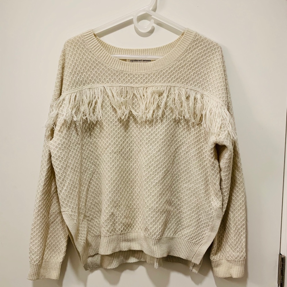 CREAM FRINGE SWEATER